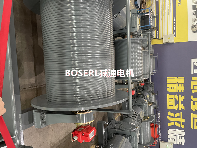 1690947944824384.jpg 齒輪減速機(jī)加電機(jī)